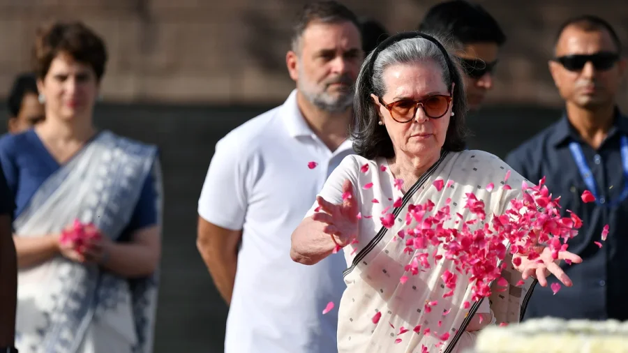 Congress leaders pay homage to Rajiv Gandhi on his death anniversary
