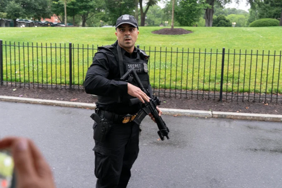 Secret Service shoot and kill suspect who fired at White House checkpoint; bystander was also struck but Trump was not affected
