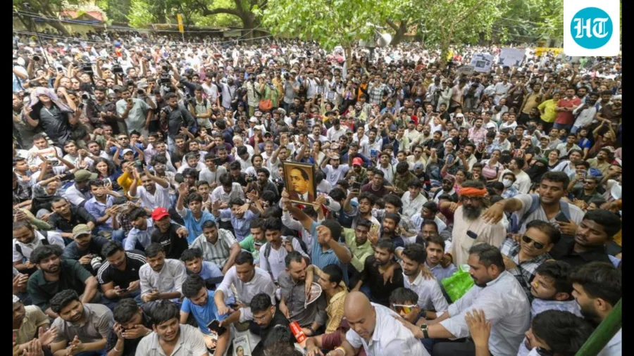 CJP: Online movt seeks edu reforms in stir at Jantar Mantar