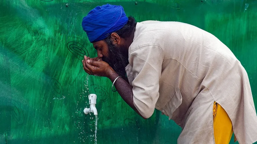 Illnesses mount as water contamination spreads across posh Delhi colony