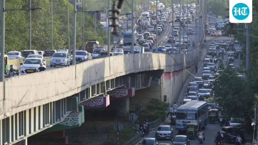 Traffic eases in Delhi as one Ring Road lane reopens after Ashram repairs