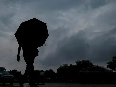 आज का मौसम: बिहार-झारखंड में मॉनसून ने पकड़ी रफ्तार, कई राज्यों में भारी बारिश और तूफान की चेतावनी