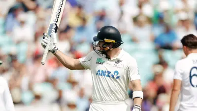 WATCH: Glenn Phillips Receives Standing Ovation After Gritty Maiden Test Century Against England