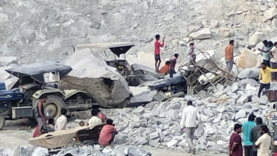 Boulder collapse at Bengaluru quarry leaves 7 workers feared dead