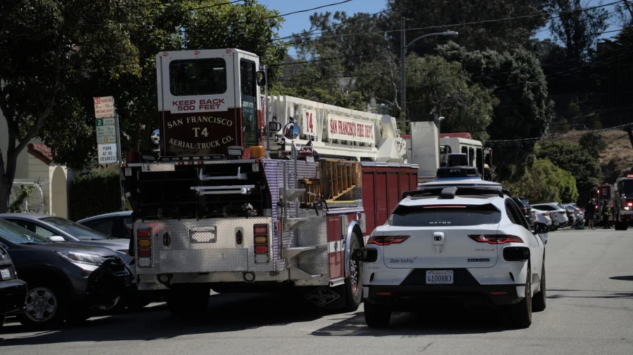 NHTSA calls out autonomous cars for interfering with first responders