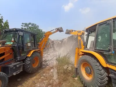 धनबाद में गरजा प्रशासन का बुलडोजर, ढहा दिए गए 7 घर; क्या थी वजह