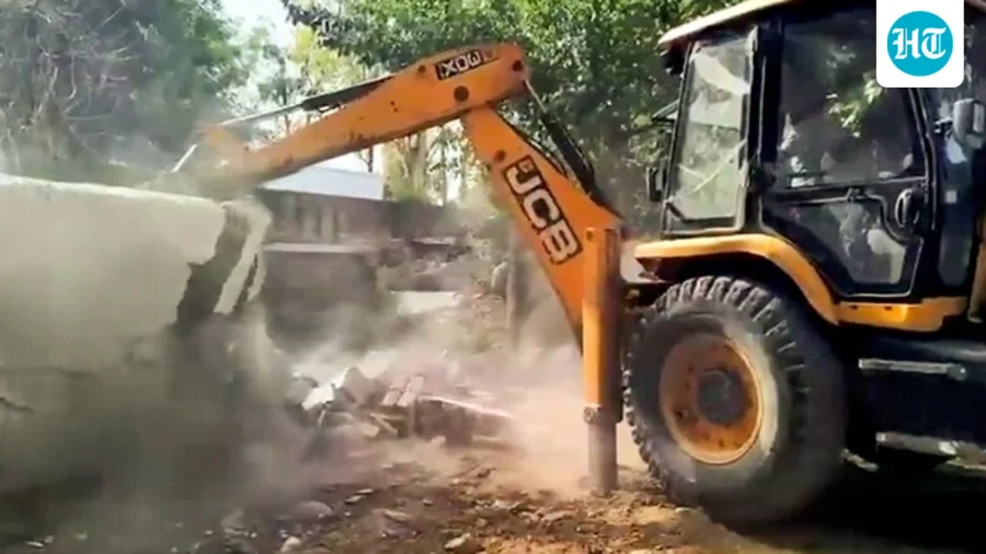 Illegal shrine on govt land razed as Delhi widens Pitampura-Shalimar Bagh road