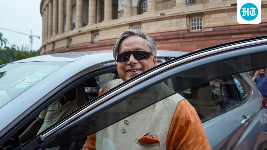 Shashi Tharoor's son asks for ‘boomers’ to be banned on WhatsApp, Congress MP outwits him