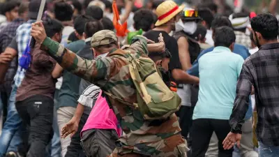 SC orders release of protesters below 18 yrs, bars coercive action in NEET protest cases